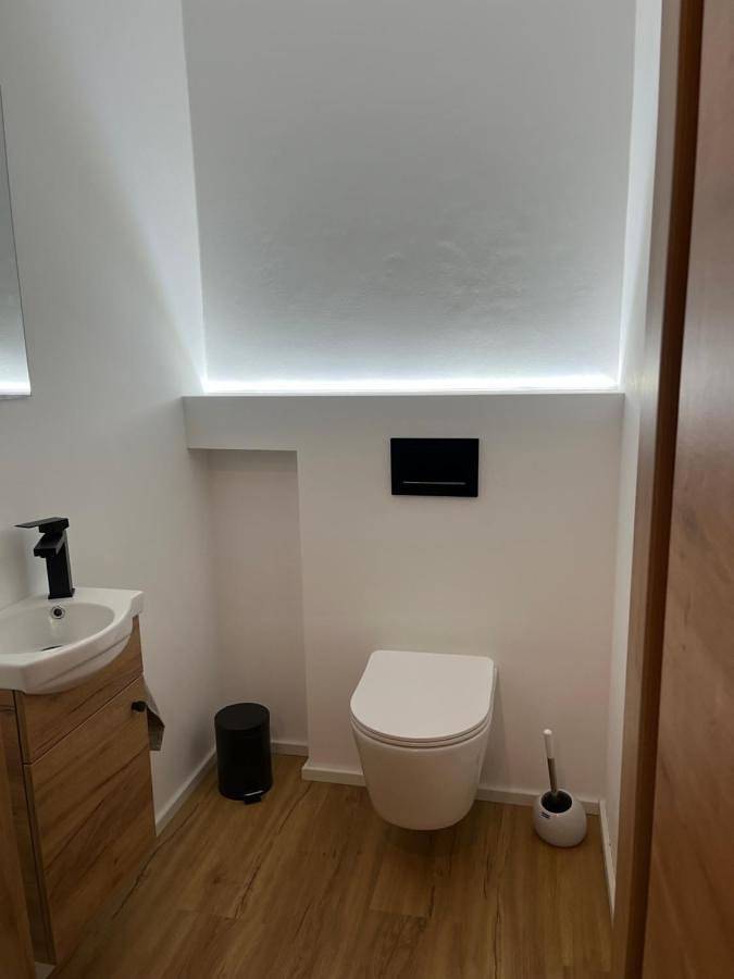 Ganze Wohnung, Moderne Ferienwohnung nahe Salzburg & Eugendorf in Eugendorf, Bezirk Salzburg-Umgebung