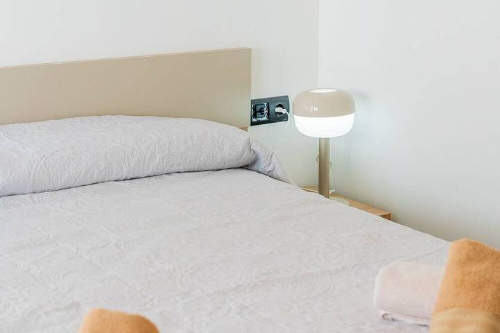 Elcano Living: 4 bedrooms, 3 bathrooms—ideal for families and groups in Castellón de la Plana, Costa del Azahar