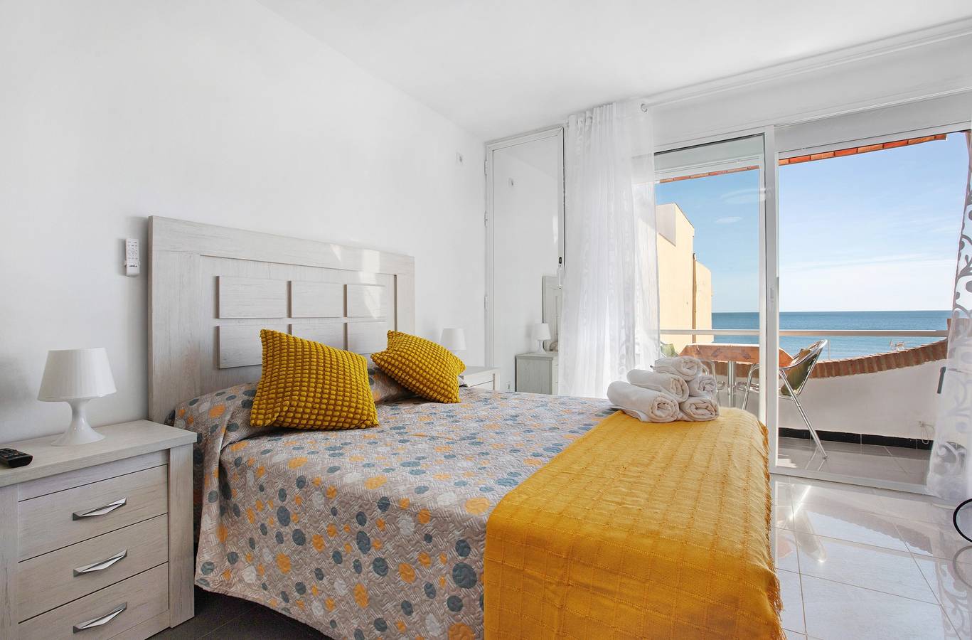 Appartement entier, Appartement 'Bulto Carihuela B' avec vue sur mer, Wi-Fi et climatisation in La Carihuela, Torremolinos