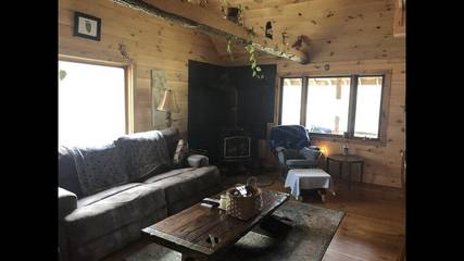 Log Cabin for 4 Guests in Connecticut, USA, Picture 3