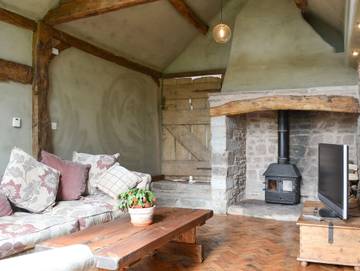Log Cabin for 4 People in Herefordshire, West Midlands, Photo 1