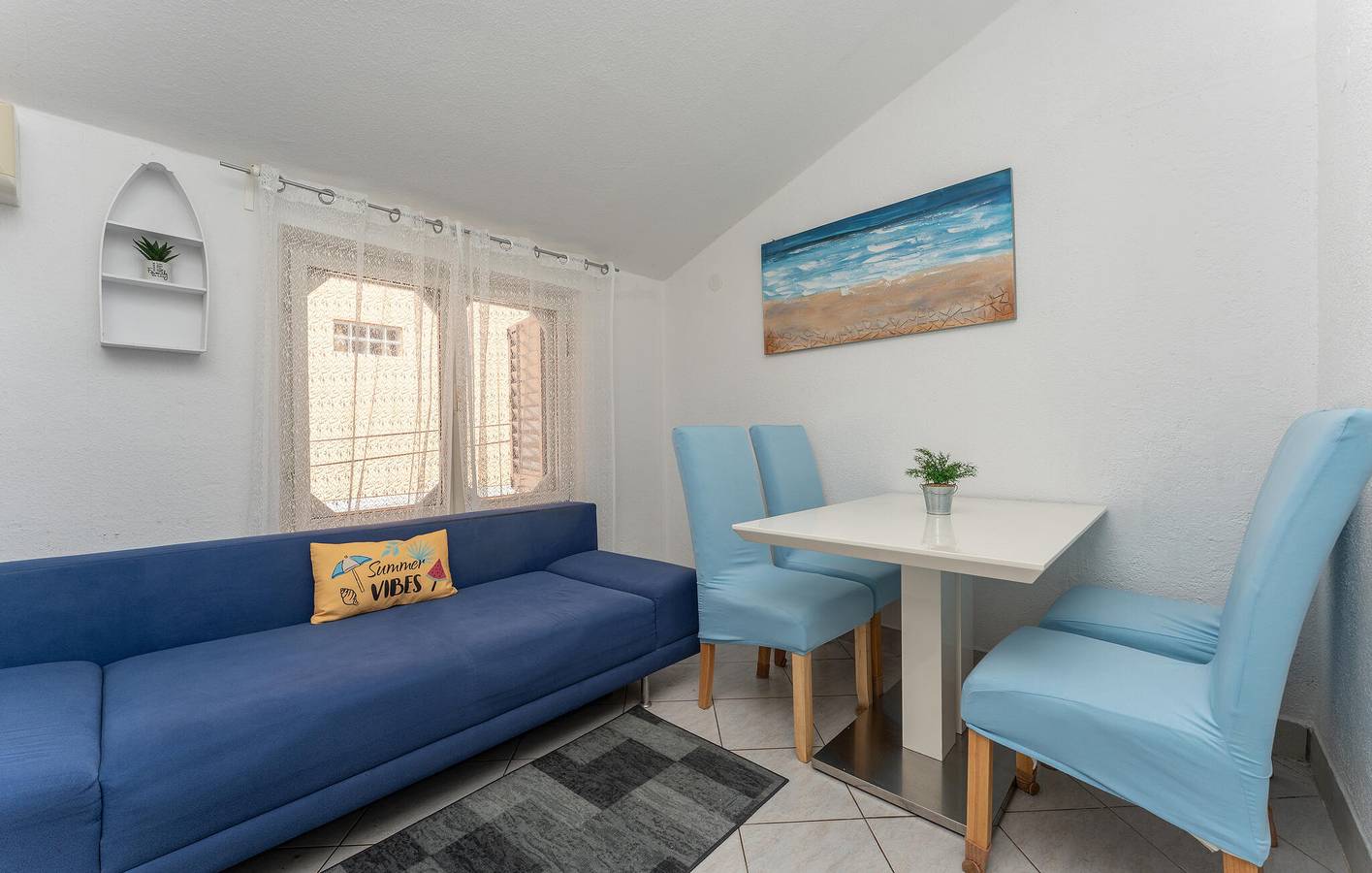 Apartamento vacacional entero, Apartamento de vacaciones para 4 personas con terraza in Pakostane, Region de Zadar