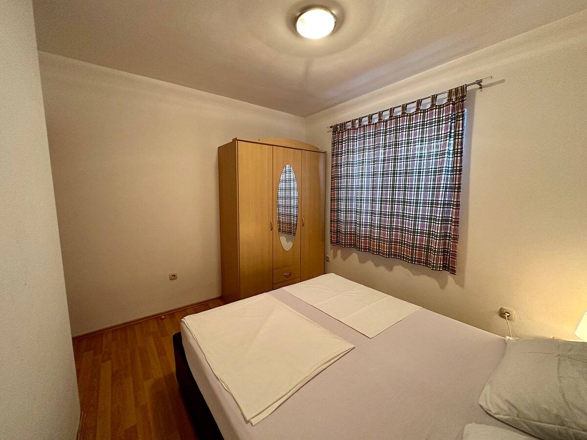 Ganze Wohnung, Gemütliche Ferienwohnung, 300 m von der Küste und 900 m von den Restaurants am Yachthafen entfernt in Novi Vinodolski, Primorje-Gorski Kotar