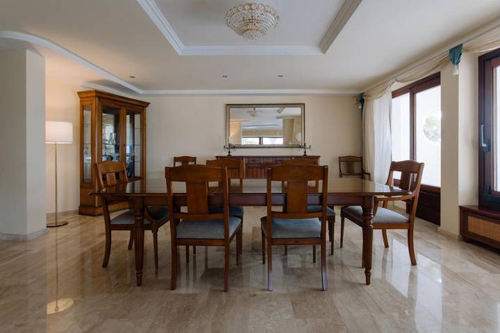 Chalet para 10 personas, con jardín además de jacuzzi y piscina en Marina Baja - 4