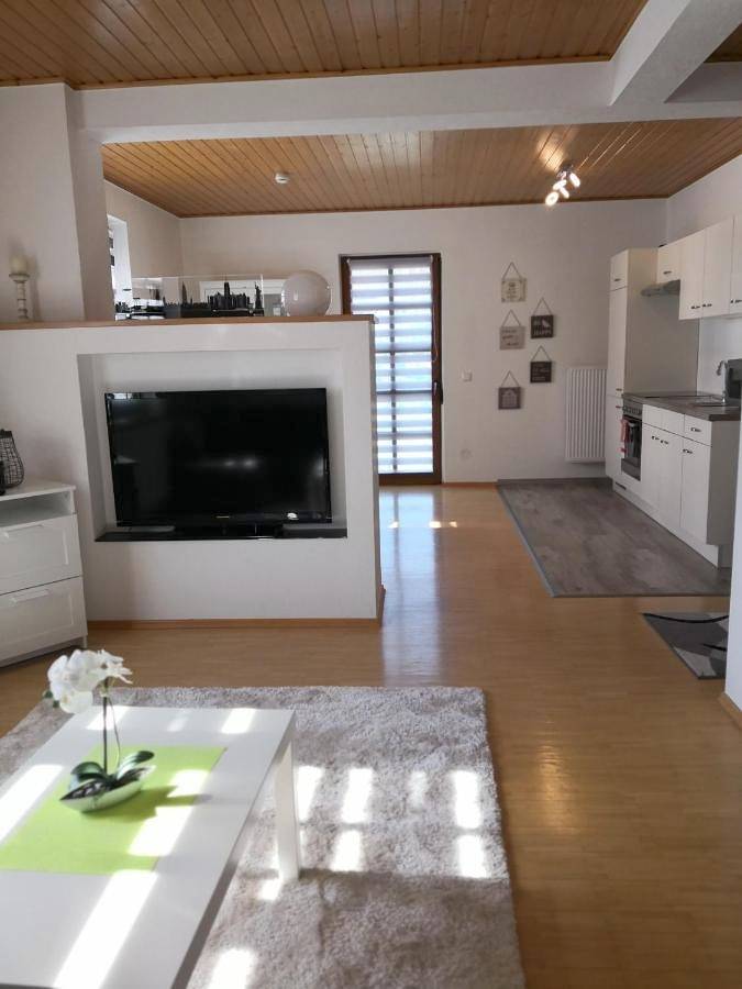 Ganze Wohnung, Apartment Ferienwohnung Emmerthal auch für Monteure Fewo in Emmerthal, Weserbergland