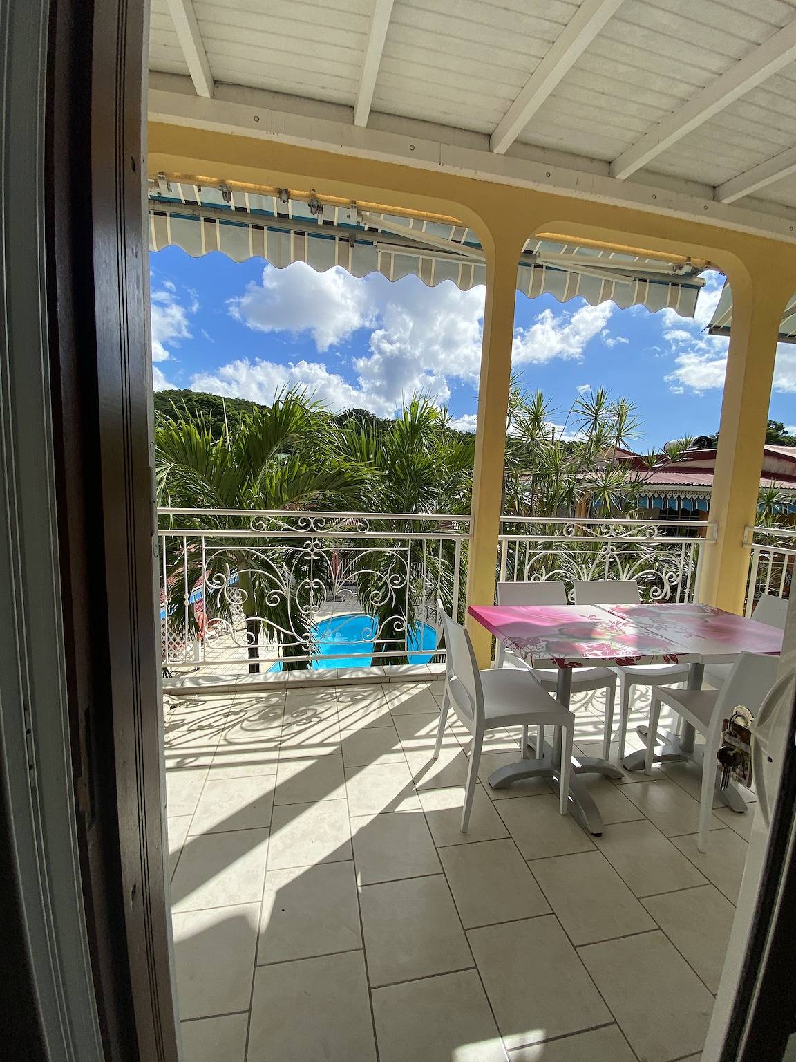Appartement entier, Appartement lumineux à Pointe-Noire avec piscine partagée in Pointe-Noire, Guadeloupe