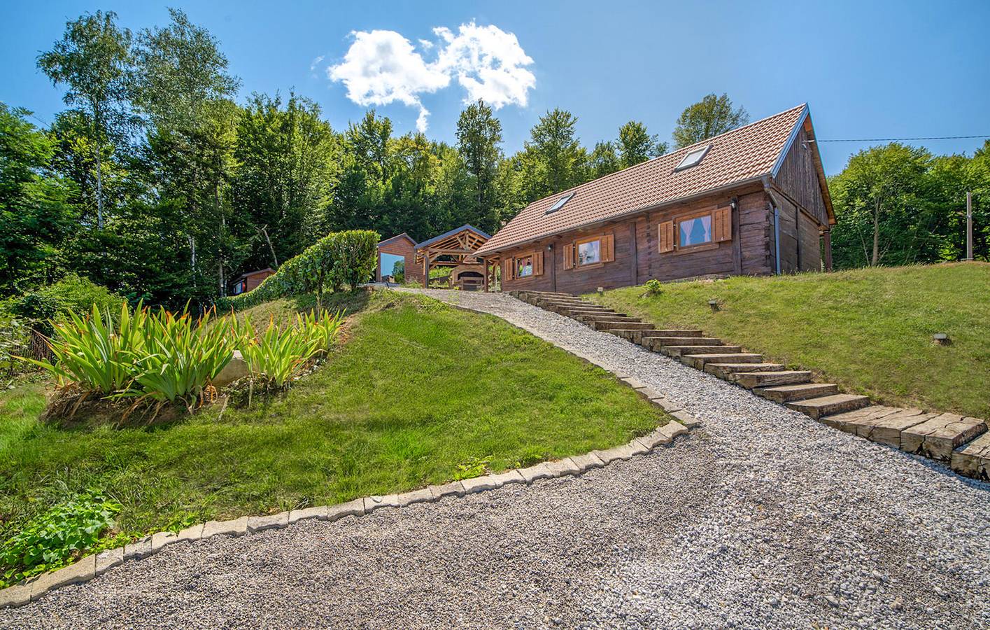 Charmant appartement van 85 m² met terras, wifi en op 1 km van de rivier de Korana in Karlovac, Karlovac region