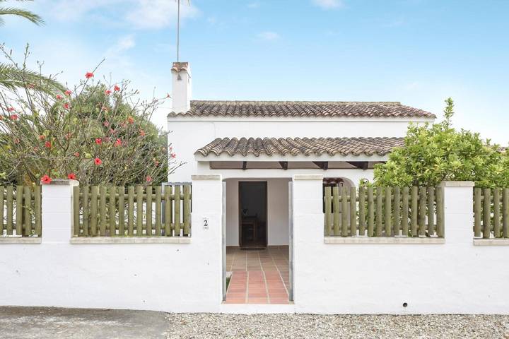 Apartamento para 4 personas, con piscina para niños y jardín en Zahora