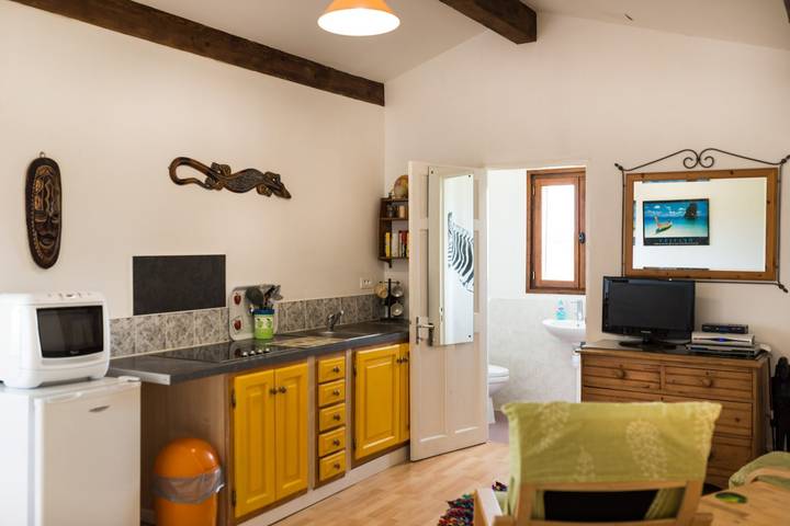 Gîte pour 2 personnes, avec Piscine à Brives-sur-Charente