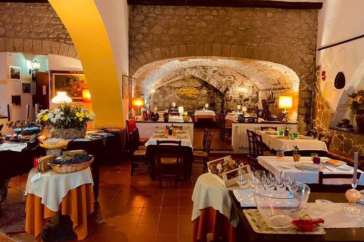 Borgo Antico Resort, widespread hotel; in the medieval village of Bassano in Teverina in Bassano in Teverina, Viterbo Provinz