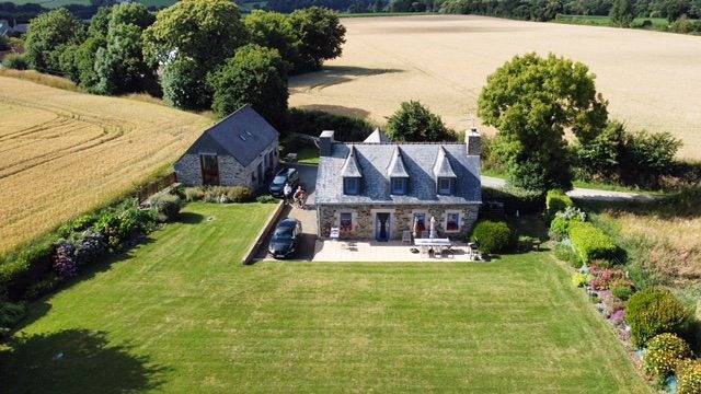 Gîte pour 4 personnes, avec terrasse et jardin en Bretagne - 2