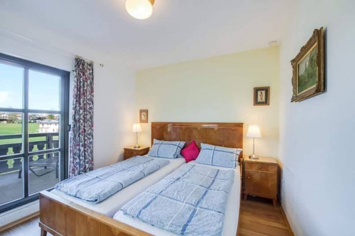 Ganze Wohnung, Alpenblick, Wohnung mit Terrasse und Balkon in Eggstätt, Chiemsee
