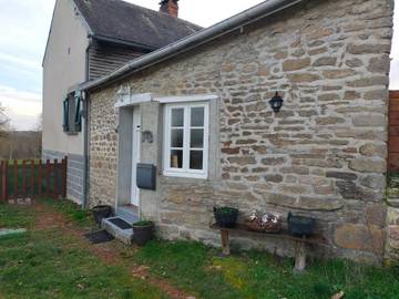Cottage pour 4 personnes, avec jardin ainsi que vue et terrasse à Crozant