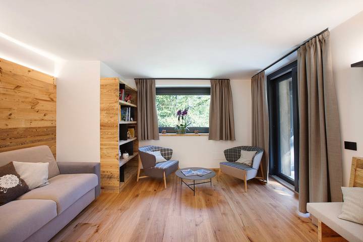 Apartamento entero, Apartamento 'Valgrisa Mountain Lodges 2' con vistas a las montañas, terraza privada y Wi-Fi in Mondanges, Comune di Valgrisenche
