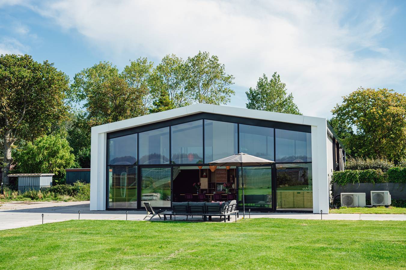 Villa for 8 Guests in Noordwijkerhout, North Sea Netherlands