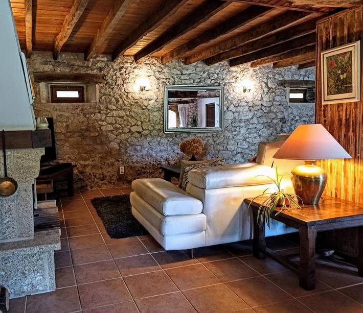 Location de vacances pour 6 personnes, avec jardin ainsi que piscine et vue à Nadaillac-de-Rouge - 4