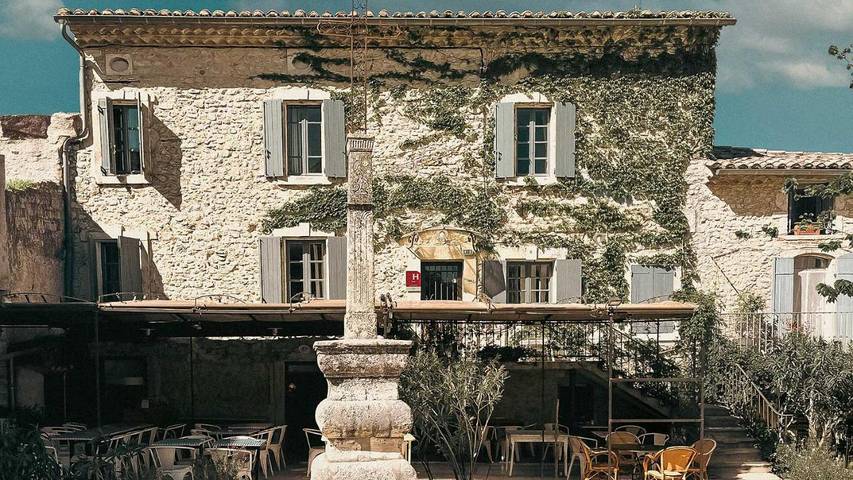 Hôtel pour 2 personnes, avec terrasse et vue à Lussan - 2