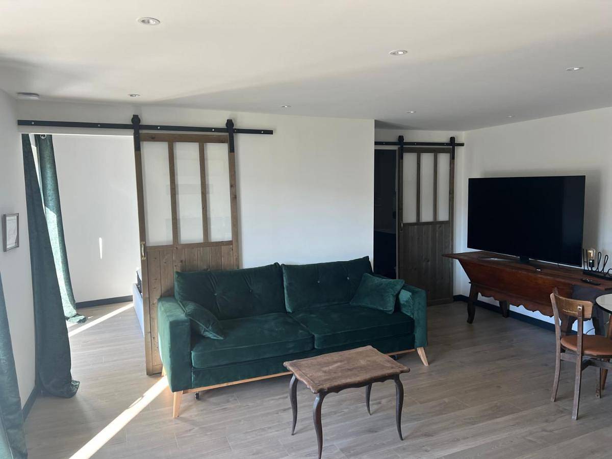 Appartement entier, One-Bedroom Apartment in Doucier, Jura Francais