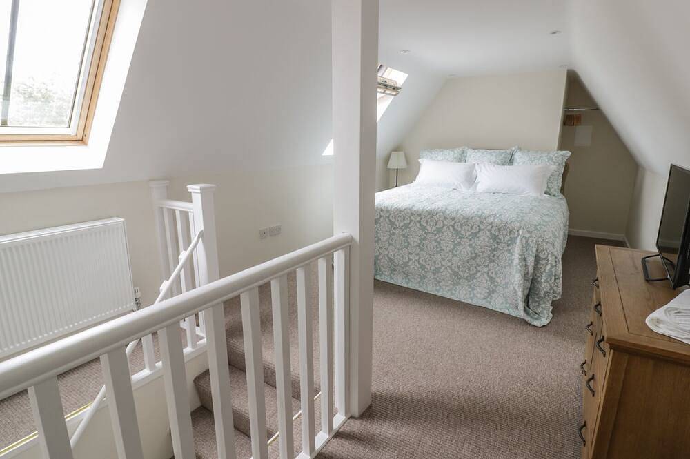 The Dower House, family friendly, with open fire in Sharnbrook in Bedford