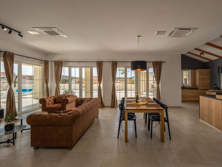 Villa pour 8 personnes, avec terrasse et piscine à Tisno - 3
