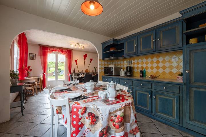Chalet 'Chez Corinne' avec vue sur la montagne, piscine privée, et à proximité de stations de ski in Cornimont, Parc naturel régional des Ballons des Vosges