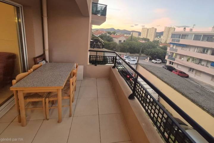 Location de vacances pour 5 personnes, avec Balcon à La Seyne-sur-Mer