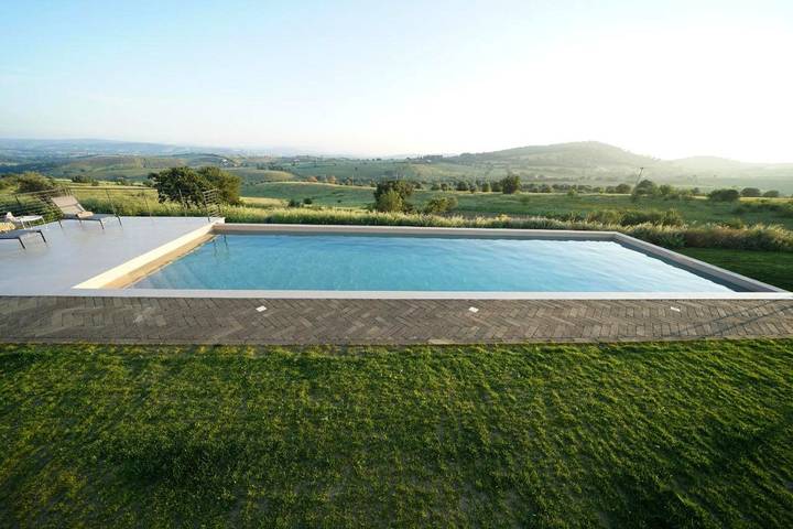 Appartamento per 3 persone, con piscina e panorama nonché giardino, con animali domestici a Grosseto