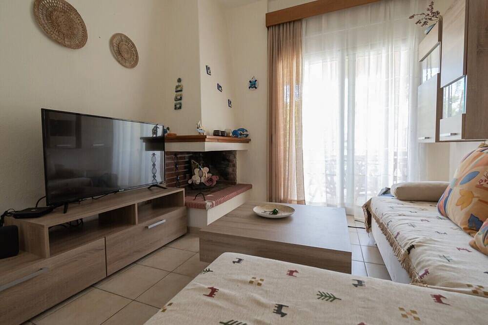 Ganze Wohnung, Chrysanthos Maisonette by Rentalspro - Siviri Halkidiki in Siviri, Kassandra