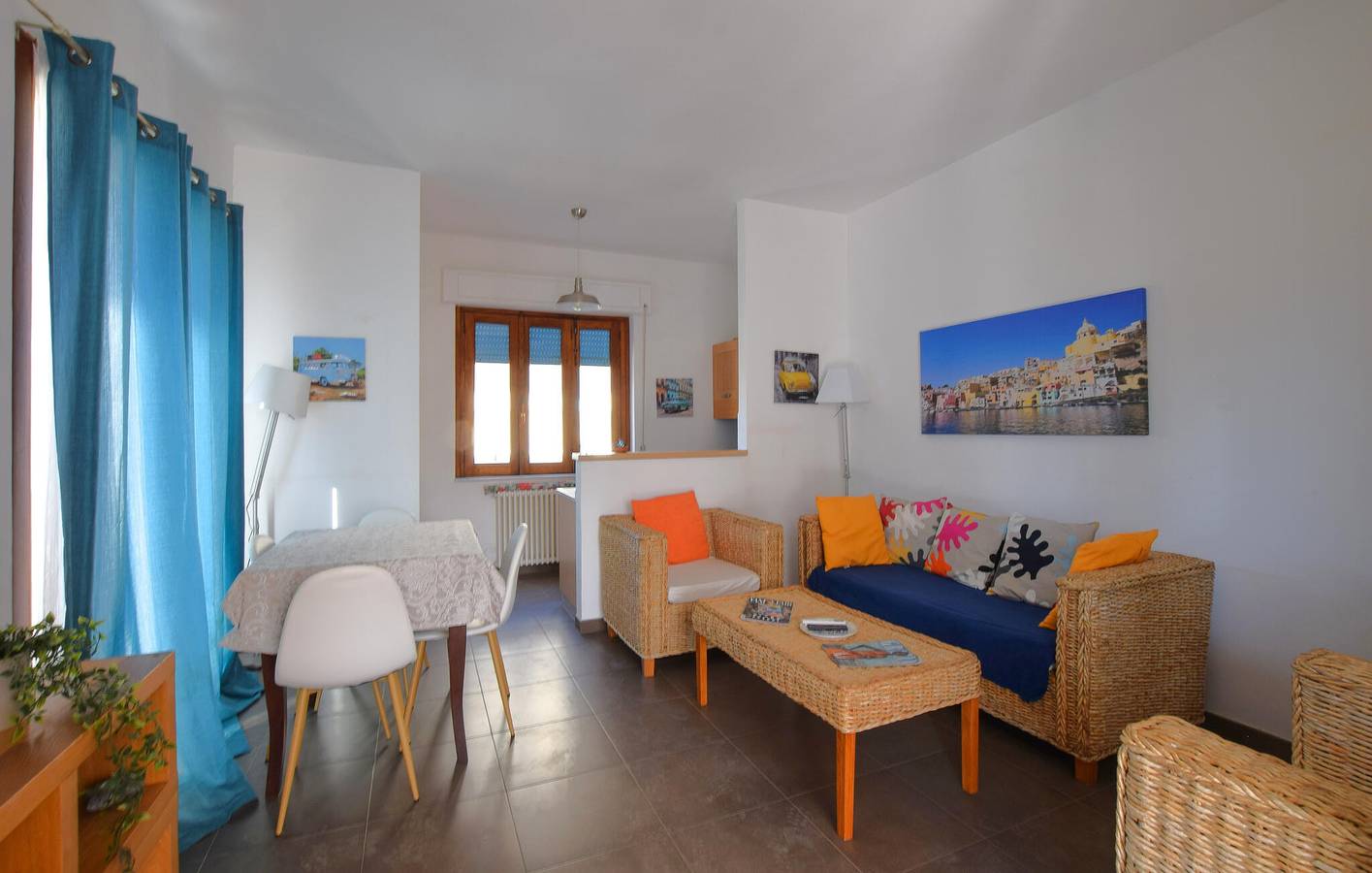 Ganze Ferienwohnung, Gemütliche 1-Zimmer-Wohnung mit Terrasse, 1,5 km vom Strand entfernt in Pizzo, Vibo Valentia Provinz