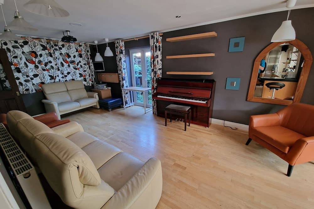 Comfy Ensuite Room in Sunny Sussex in Crawley, West Sussex