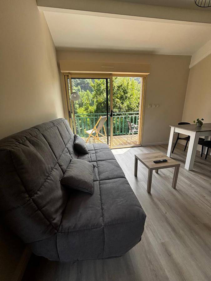 Hôtel pour 2 personnes, avec piscine et jardin ainsi que vue et bassin pour enfant à Saint-Cirgue - 2
