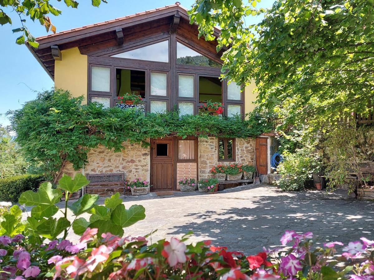 Apartamento entero, Apartamentos Rurales Los Picos de Redo in Camaleño, Cordillera Cantábrica