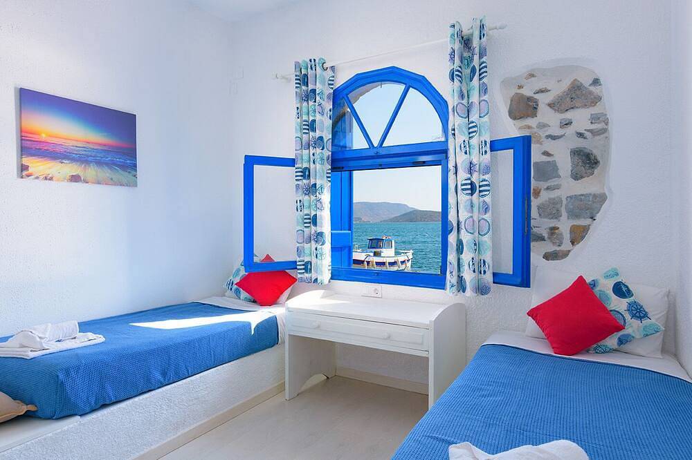 Entire apartment, Eleftheria sea side traditional house in Elounda, North Crete