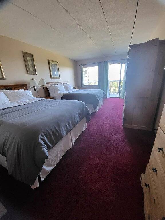 Ganze Wohnung, Cedar Lodge condo with mountain & lake Winnipesauke views! in Weirs Beach, Lake Winnipesaukee