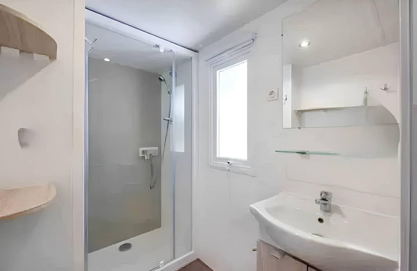 Comfortable Bungalow in Nans-les-Pins with Shared Pool in Nans-les-Pins, Brignoles region