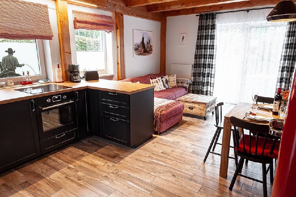 Ferienwohnung Wild West - Gemütliche Ferienwohnung (65qm) im Wild West Stil mit Terrasse in Eging am See, Ostbayern