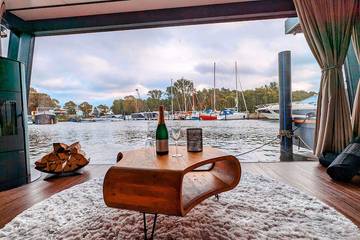 Hausboot für 3 Personen, mit Sauna und Whirlpool sowie Terrasse auf Rügen