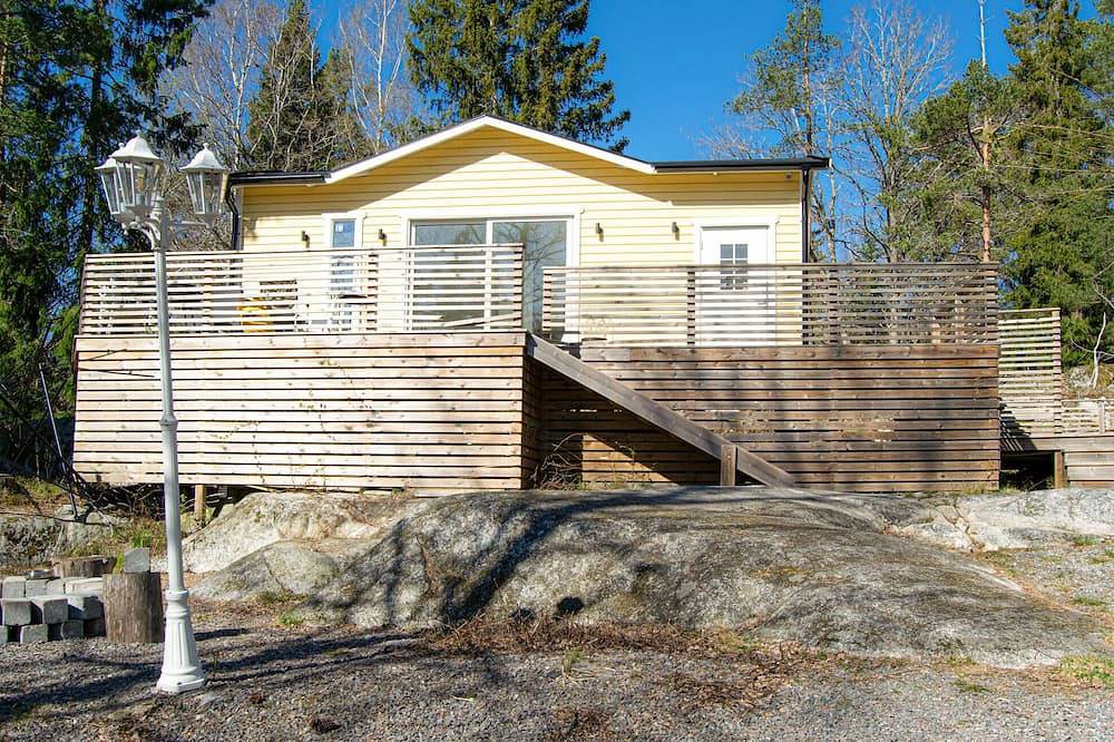 1 bedroom beautiful home in Brottby in Vallentuna, Schwedische Ostsee