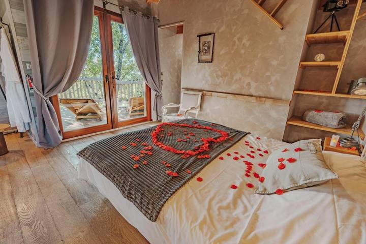 Hôtel pour 2 personnes, avec jardin ainsi que jacuzzi et terrasse à Capdrot - 3