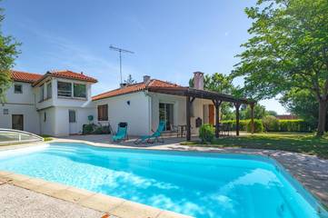 Cottage pour 10 personnes, avec jardin et piscine à Pibrac