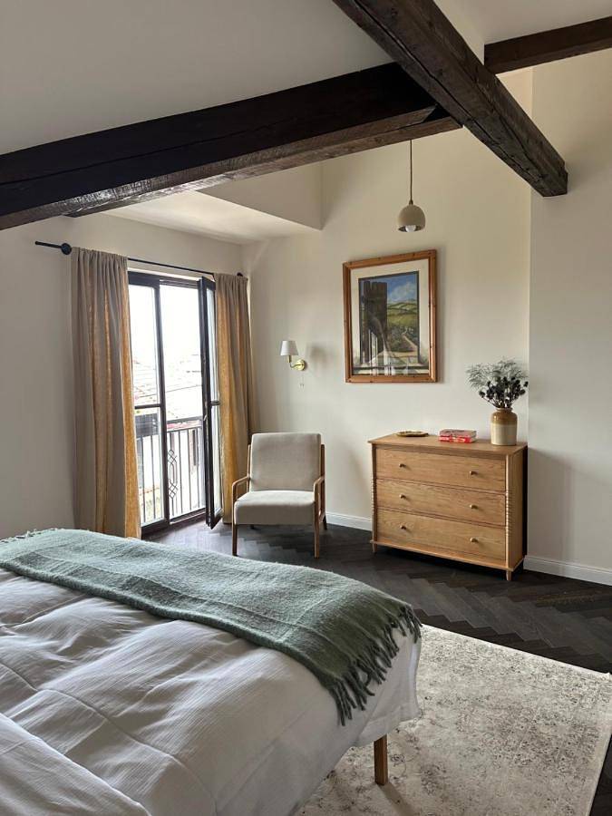 Maison d’hôte pour 2 personnes, avec terrasse ainsi que vue et jardin, animaux acceptés