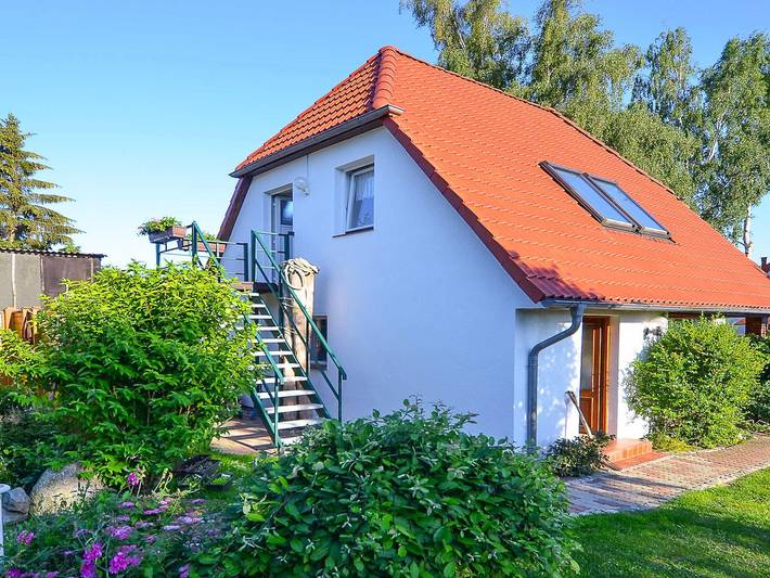 Ferienwohnung für 3 Personen, mit Terrasse und Garten in Lüssow