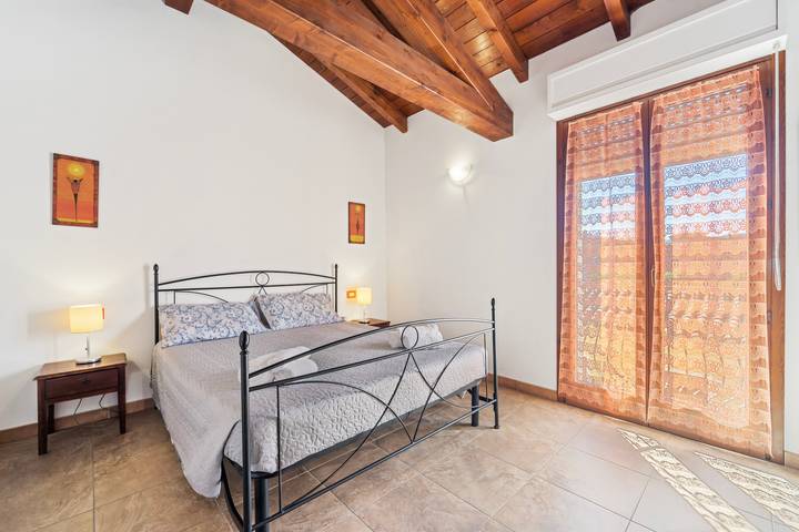 Zimmer 'Ibisco Teulada' mit gemeinsamer Terrasse, Wi-Fi und Klimaanlage in Teulada, Cagliari Provinz