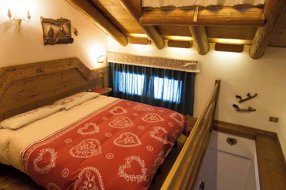 Ganze Wohnung, Romantische Suite Faloria - sonnig, Wlan, Balkon, Parkplatz, Bushaltestelle 130m in Cortina d'Ampezzo, Dolomiti Superski