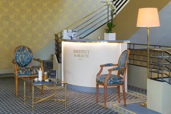 Hôtel pour 2 personnes, avec sauna ainsi que jardin et piscine à Divonne-les-Bains - 4