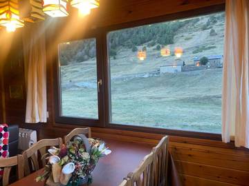 Gîte pour 4 personnes, avec vue, animaux acceptés dans Incles