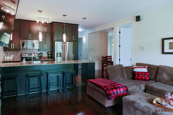 Location de vacances pour 6 personnes, avec piscine ainsi que jardin et terrasse à Bromont - 3