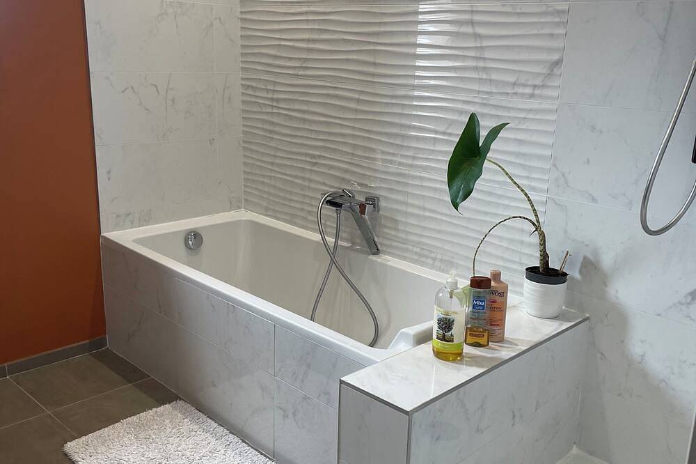 House ventoux view, swimming pool in Rochefort-du-Gard, Region de Nimes