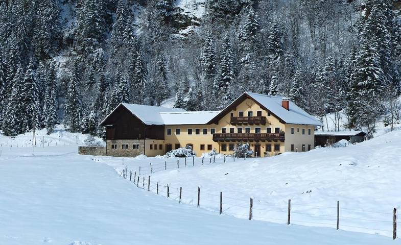 Ferienhaus für 13 Personen, mit Balkon und Terrasse sowie Garten und Sauna