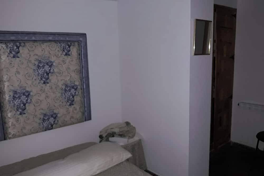 Homerez - Picturesque Villa in Chulilla with Private Pool in Chulilla, Valencia Province